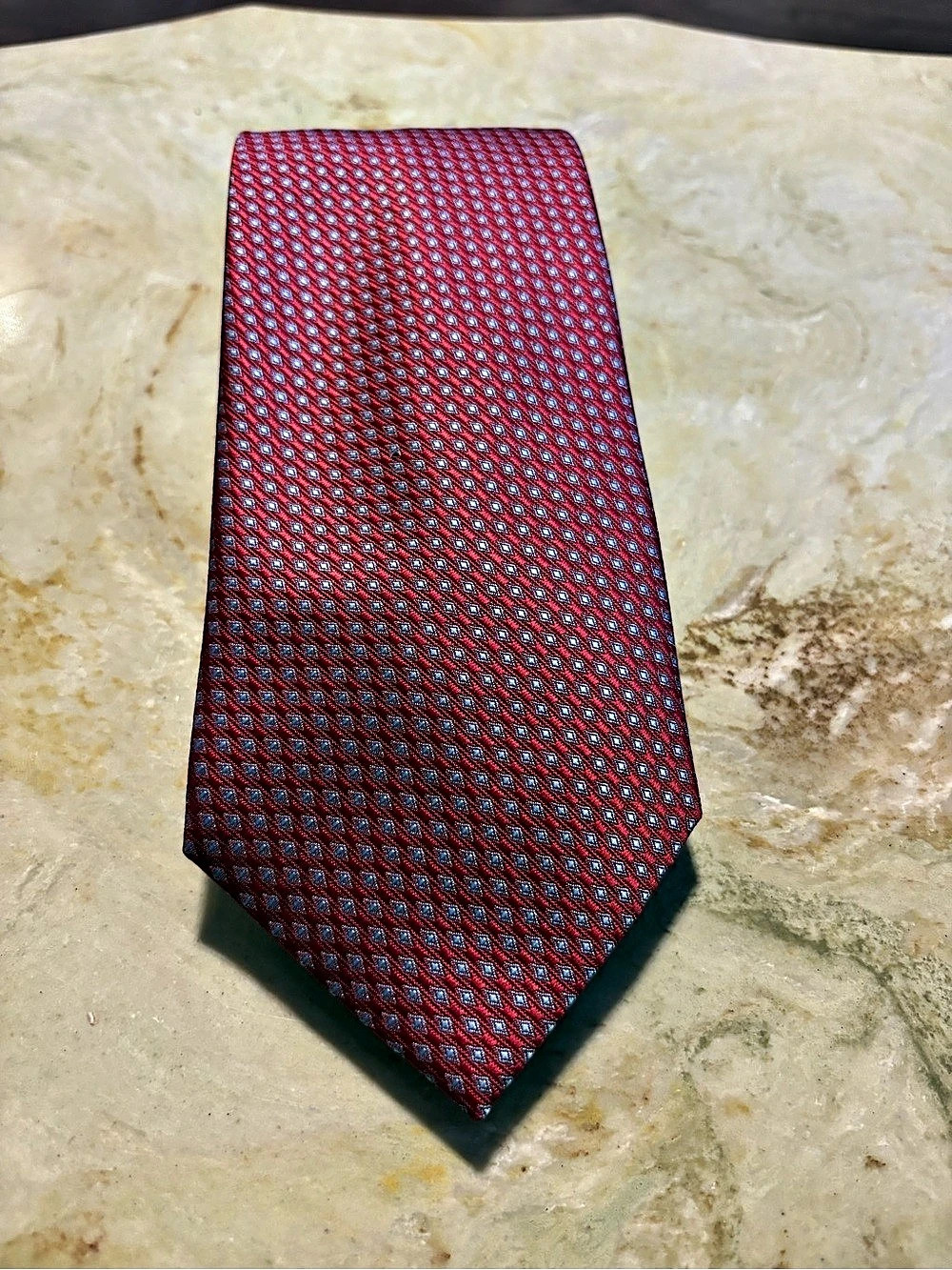 IZAC Men's Geometric Tie in Red & Black Like New